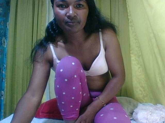 AZURAHRK live cam on BongaCams
