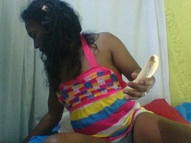 AZURAHRK webcam bongacams model stream image