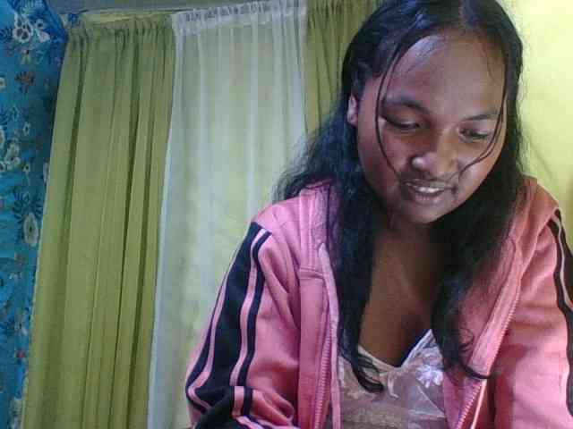 Azurahrk's cam show statistics and live stream