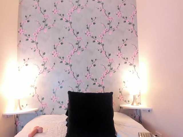PaulaMonroe live cam preview