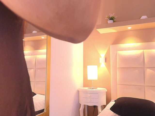 PaulaMonroe live cam preview