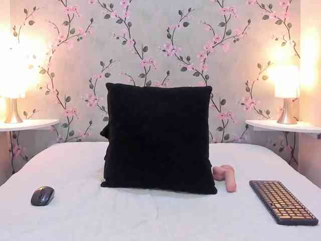 PaulaMonroe webcam