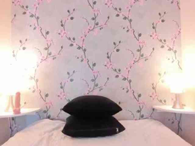 PaulaMonroe webcam