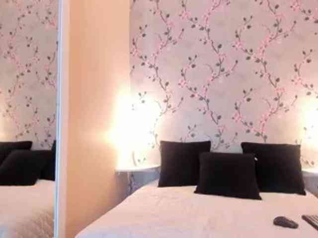 PaulaMonroe webcam