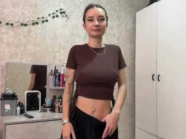 MarieDrakeford live cam on BongaCams
