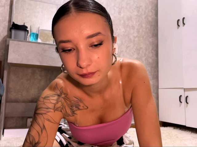 MarieDrakeford live cam on BongaCams