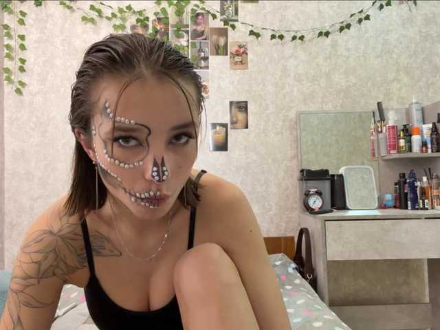 MarieDrakeford live cam on BongaCams
