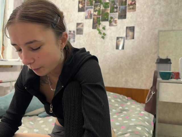 MarieDrakeford live cam on BongaCams