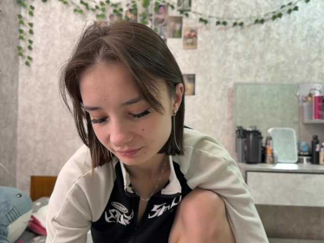 Mariedrakeford live cam