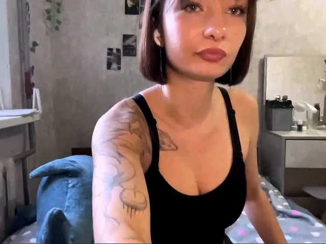 MarieDrakeford live cam on BongaCams