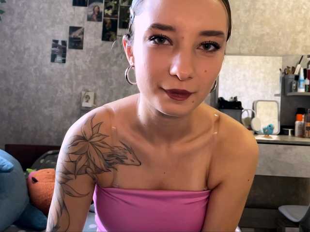 MarieDrakeford live cam on BongaCams
