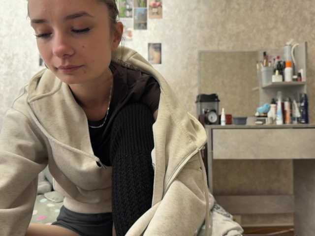 MarieDrakeford live cam on BongaCams