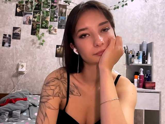 MarieDrakeford live cam on BongaCams