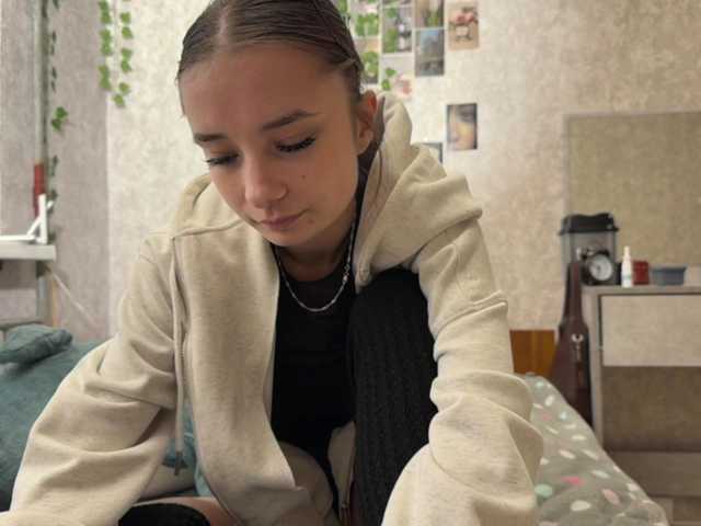 MarieDrakeford live cam on BongaCams