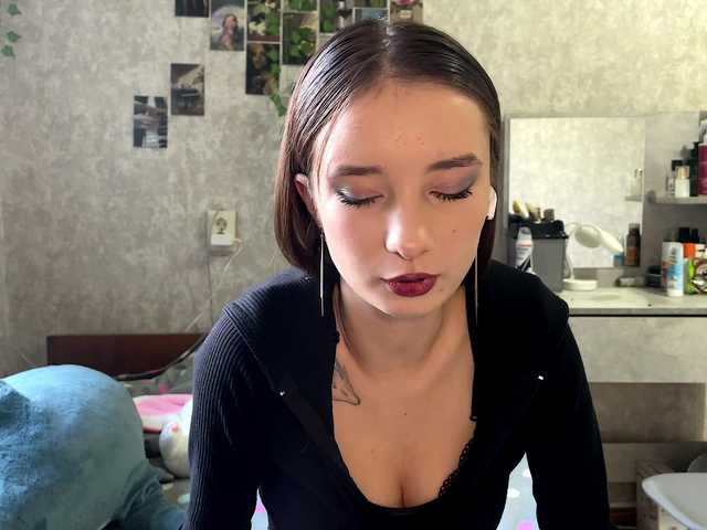 MarieDrakeford live cam on BongaCams