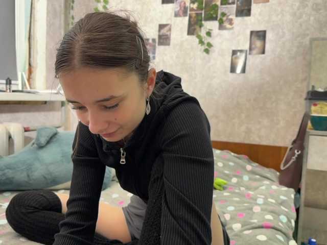 MarieDrakeford live cam on BongaCams
