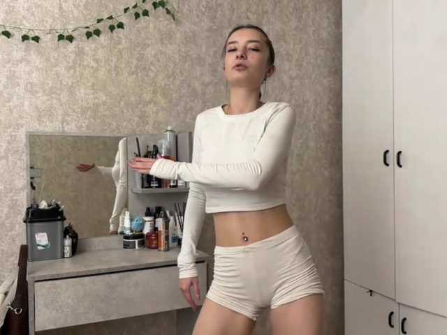 MarieDrakeford live cam on BongaCams