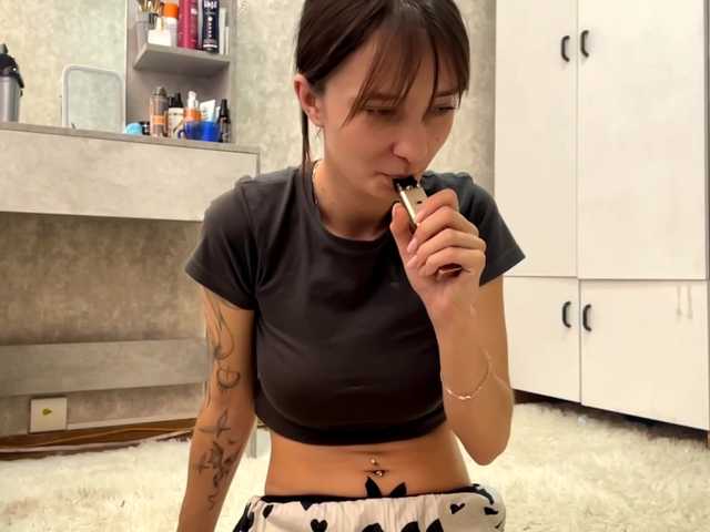 MarieDrakeford live cam on BongaCams
