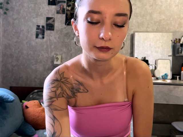 MarieDrakeford live cam on BongaCams