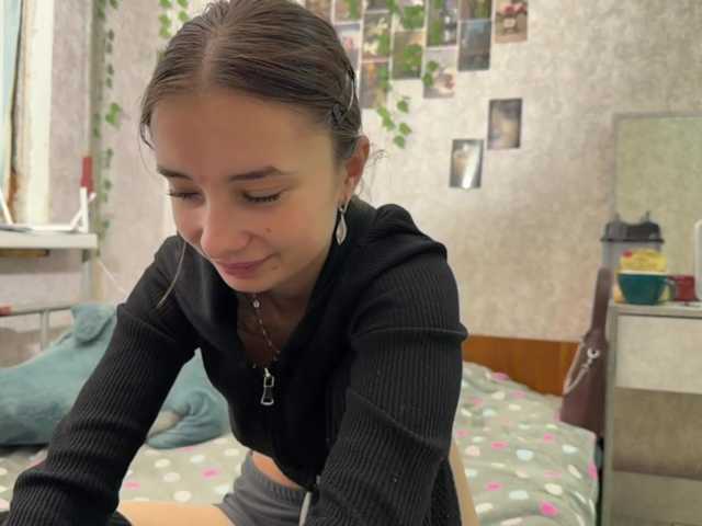 MarieDrakeford live cam on BongaCams