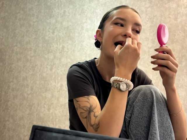 MarieDrakeford live cam on BongaCams
