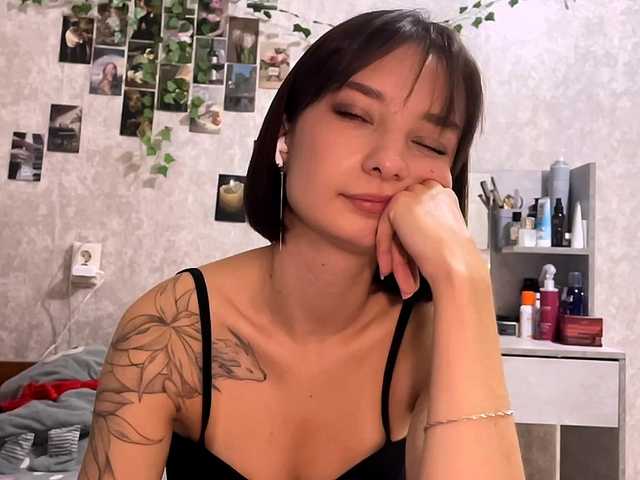 MarieDrakeford live cam on BongaCams