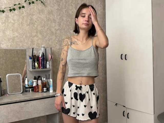 MarieDrakeford live cam on BongaCams