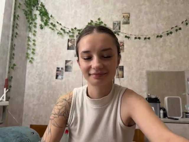 MarieDrakeford live cam on BongaCams