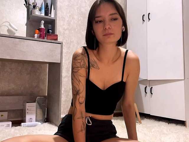 MarieDrakeford live cam on BongaCams