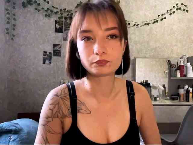 MarieDrakeford webcam