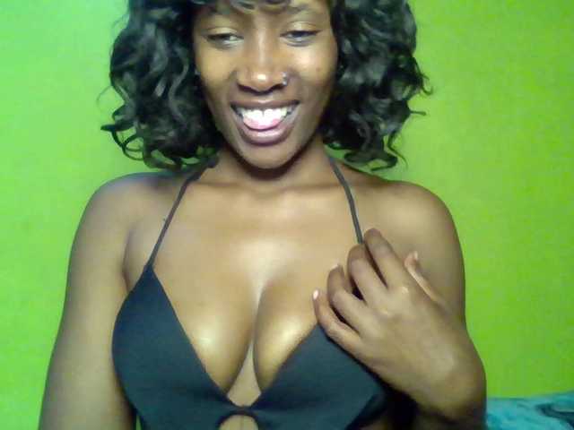 Wildy-Savage live cam on BongaCams