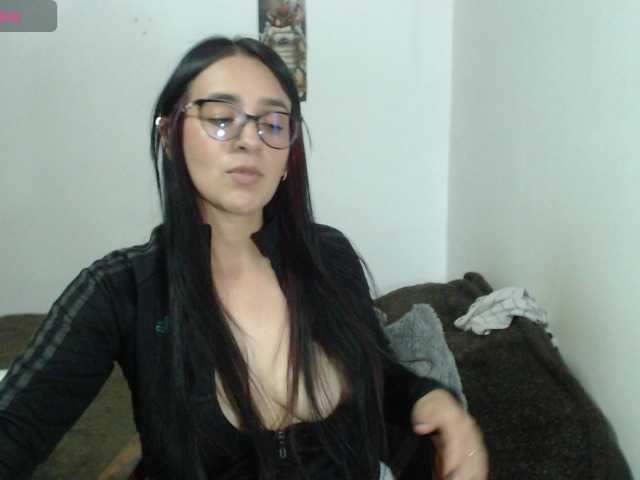 ashleylove11 live cam on BongaCams