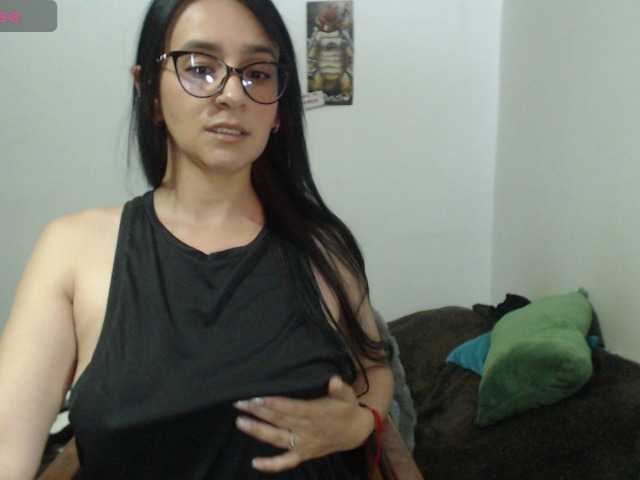 ashleylove11 live cam on BongaCams