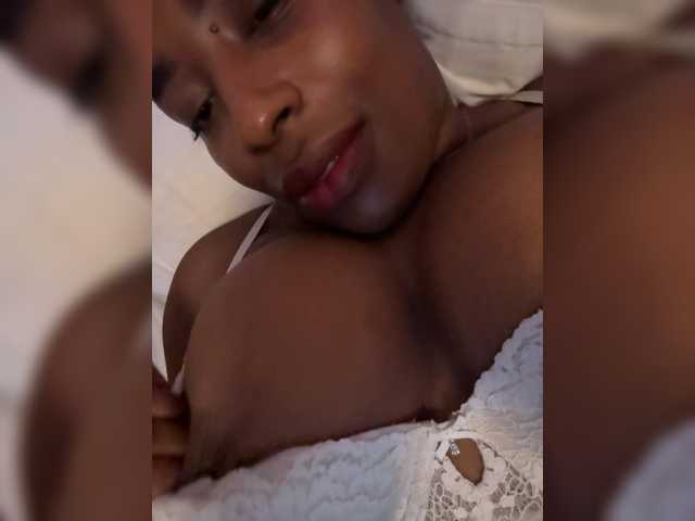 Brittany14 live cam on BongaCams