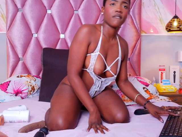 TIFFANY-EVANS live cam on BongaCams