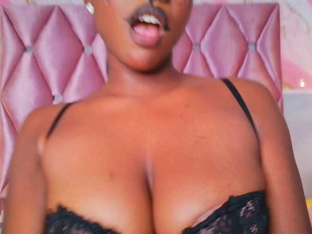 TIFFANY-EVANS live cam on BongaCams