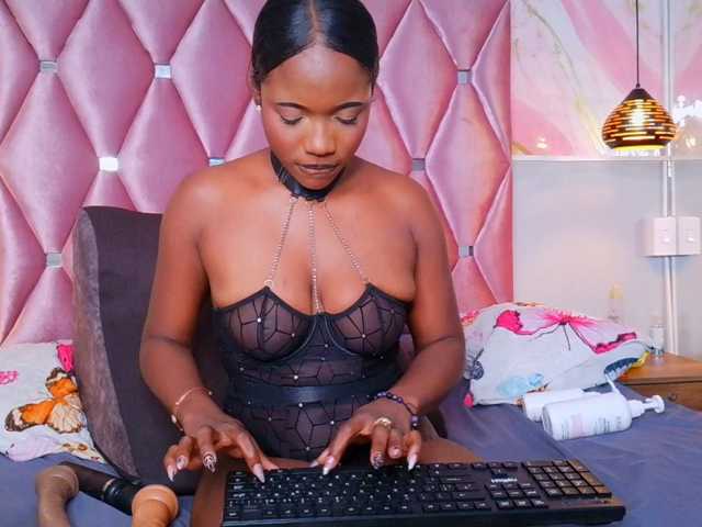 TIFFANY-EVANS live cam on BongaCams