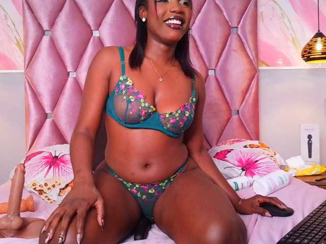 TIFFANY-EVANS live cam on BongaCams