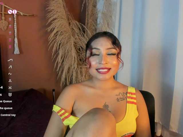 naia-cruzz live cam on BongaCams