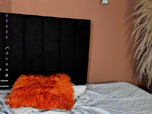 naia-cruzz live cam on BongaCams