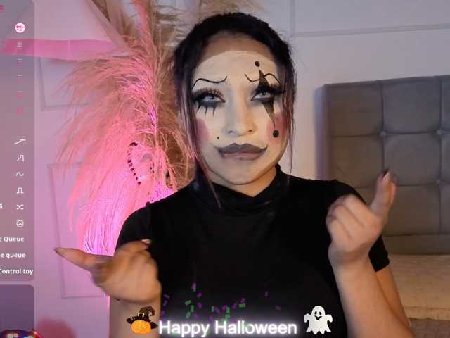 naia-cruzz, live now on BongaCams