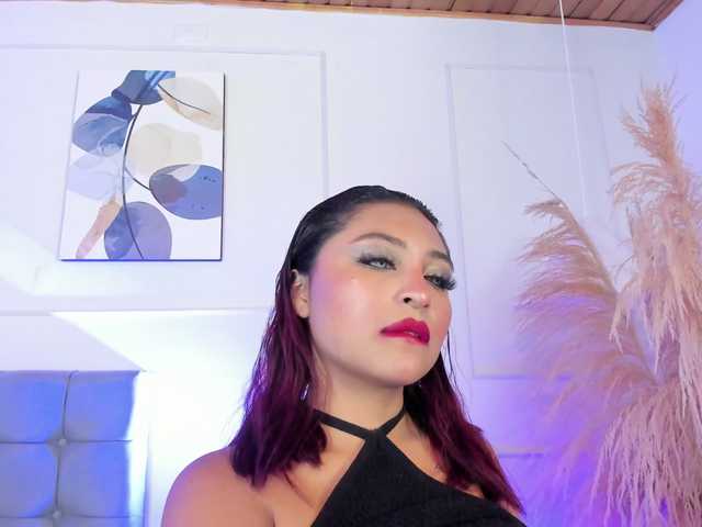 naia-cruzz live cam on BongaCams