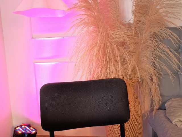 naia-cruzz live cam on BongaCams