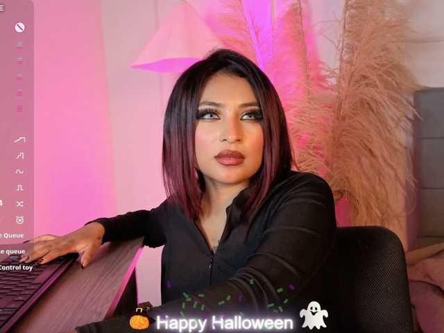 naia-cruzz live cam on BongaCams