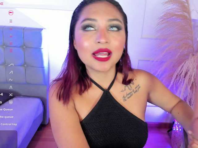 naia-cruzz live cam on BongaCams