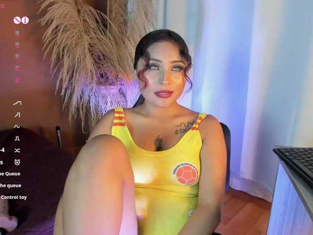 naia-cruzz live cam on BongaCams
