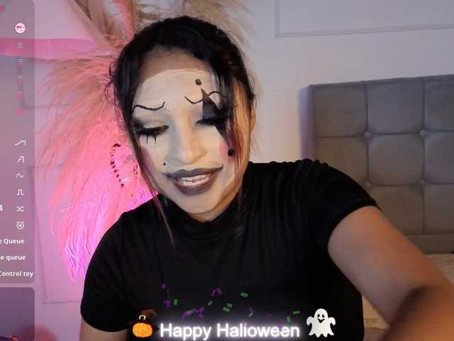 naia-cruzz, live now on BongaCams