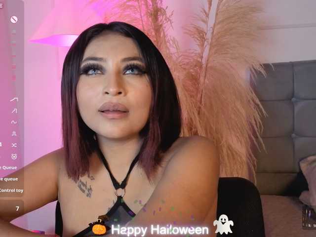 naia-cruzz live cam on BongaCams