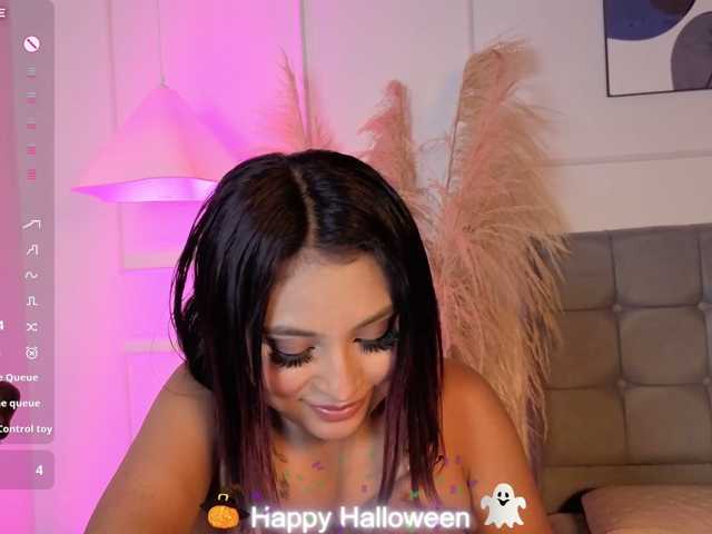 naia-cruzz live cam on BongaCams