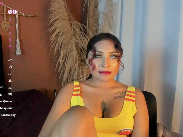 naia-cruzz live cam on BongaCams